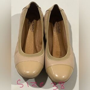 Josef Seibel Cream Beige Leather Round-Toe Slip-On Flats
